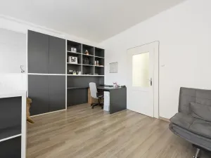 Prodej bytu 1+1, Praha - Holešovice, Osadní, 45 m2