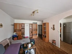Pronájem bytu 3+1, Praha - Petrovice, Rezlerova, 70 m2