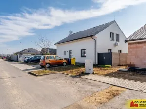 Prodej bytu 2+kk, Hrádek, 53 m2