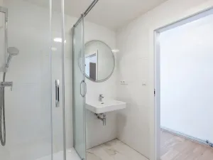 Prodej bytu 1+kk, Praha - Lysolaje, Lysolajské údolí, 41 m2