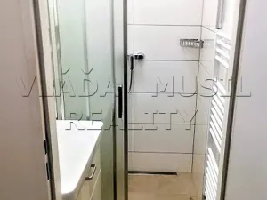 Pronájem bytu 2+kk, Praha - Libeň, Novákových, 35 m2