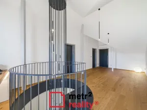 Prodej rodinného domu, Slatinky, 258 m2