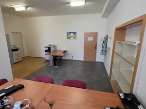 Pronájem kanceláře, Brno, Valchařská, 80 m2