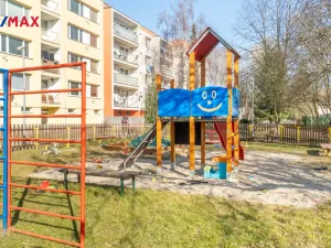 Prodej bytu 3+1, Jesenice, V Lázních, 72 m2