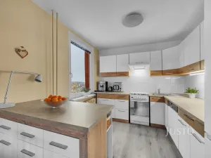 Prodej bytu 3+1, Kladno, Průchova, 65 m2