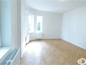 Pronájem bytu 2+kk, Kolín - Kolín II, Riegrovo náměstí, 58 m2