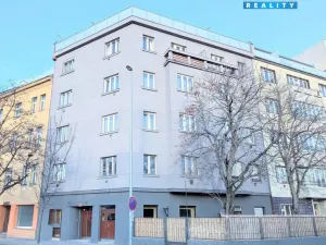 Pronájem bytu 1+kk, Praha - Vršovice, Petrohradská, 30 m2