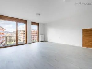 Pronájem bytu 1+kk, Praha - Modřany, Vrátnická, 38 m2