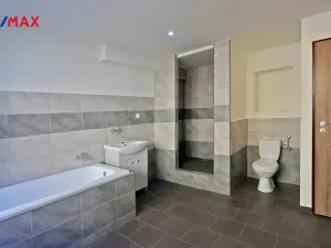 Prodej rodinného domu, Stráž nad Ohří, 200 m2