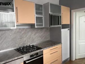 Prodej bytu 3+1, Karlovy Vary - Rybáře, U Koupaliště, 74 m2
