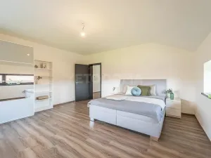 Prodej rodinného domu, Kornatice, 270 m2