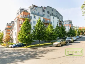 Pronájem bytu 2+kk, Praha, Ve slatinách, 42 m2