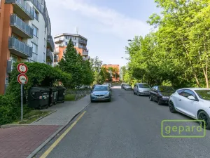 Pronájem bytu 2+kk, Praha, Ve slatinách, 42 m2