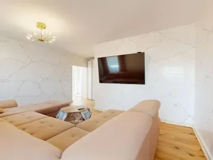 Prodej rodinného domu, Praha - Pitkovice, Žampiónová, 190 m2