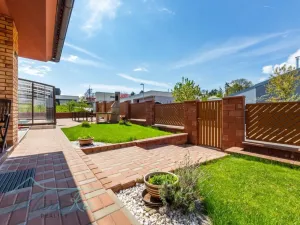 Prodej rodinného domu, Hostivice, Liliová, 392 m2