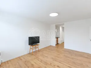 Pronájem bytu 2+kk, Praha - Bohnice, Radomská, 44 m2