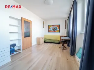 Prodej bytu 1+kk, Praha - Strašnice, Černokostelecká, 26 m2