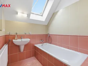 Prodej rodinného domu, Karlovy Vary, Slovenská, 137 m2