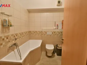 Pronájem bytu 1+kk, Hradec Králové - Třebeš, Svatojánská, 30 m2