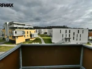 Pronájem bytu 1+kk, Hradec Králové - Třebeš, Svatojánská, 30 m2
