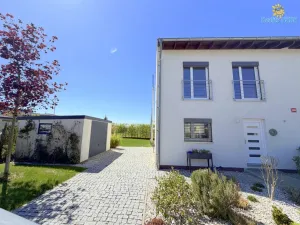 Pronájem rodinného domu, Horoměřice, Karla IV., 94 m2