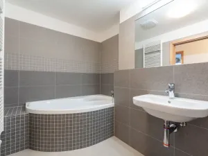 Pronájem bytu 3+kk, Praha - Uhříněves, Za Lípou, 79 m2