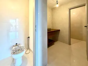 Prodej obchodního prostoru, Praha - Karlín, Za Karlínským přístavem, 73 m2