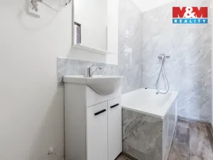 Prodej bytu 2+1, Karlovy Vary - Rybáře, Lad. Koubka, 50 m2