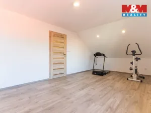 Prodej rodinného domu, Okrouhlá, 222 m2