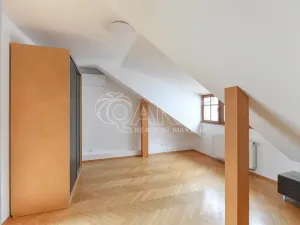 Pronájem kanceláře, Praha - Nové Město, Spálená, 127 m2