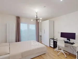 Pronájem bytu 1+kk, Praha - Libeň, Novovysočanská, 25 m2