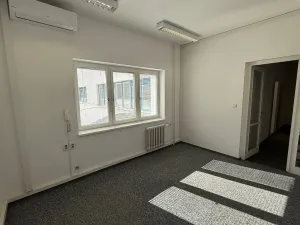 Pronájem kanceláře, Vsetín, Dolní náměstí, 194 m2