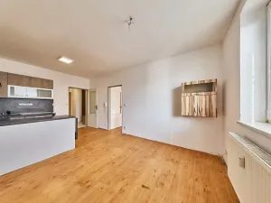 Prodej bytu 2+kk, Úpice, Národní, 46 m2