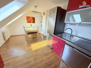 Prodej bytu 4+1, Praha - Březiněves, Bezinková, 110 m2