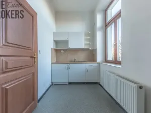 Pronájem kanceláře, Liberec - Liberec I-Staré Město, Vítězná, 230 m2