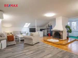 Prodej rodinného domu, Milovice, 249 m2