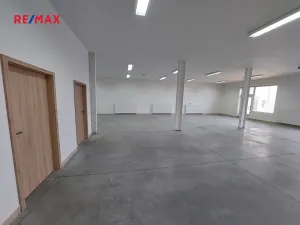 Pronájem obchodního prostoru, Slavkov u Brna, 200 m2
