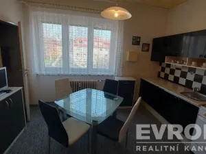 Pronájem bytu 2+1, Praha - Kobylisy, Kobyliské náměstí, 66 m2