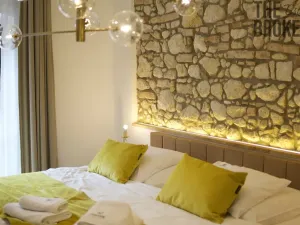 Prodej ubytování, Mikulov, Koněvova, 579 m2