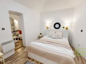 Prodej bytu 2+kk, Praha, Holečkova, 47 m2