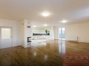 Pronájem rodinného domu, Praha, Ke smrčině, 260 m2
