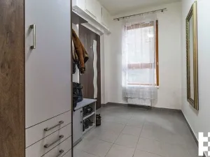 Pronájem bytu 1+kk, Praha - Modřany, Rorýsová, 38 m2