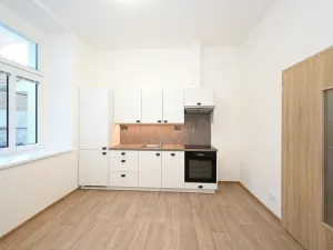 Pronájem bytu 1+kk, Praha - Holešovice, Komunardů, 32 m2