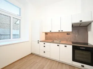Pronájem bytu 1+kk, Praha - Holešovice, Komunardů, 32 m2