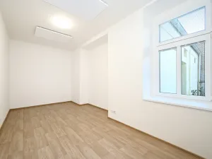 Pronájem bytu 1+kk, Praha - Holešovice, Komunardů, 32 m2