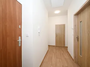 Pronájem bytu 1+kk, Praha - Holešovice, Komunardů, 32 m2