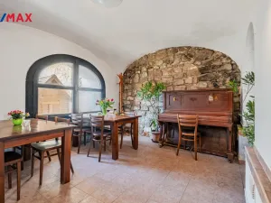 Prodej zemědělské usedlosti, Hluboké Dvory, 300 m2