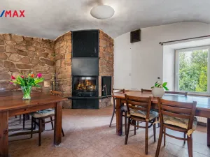 Prodej zemědělské usedlosti, Hluboké Dvory, 300 m2