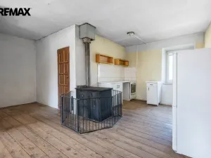 Prodej zemědělské usedlosti, Hluboké Dvory, 951 m2