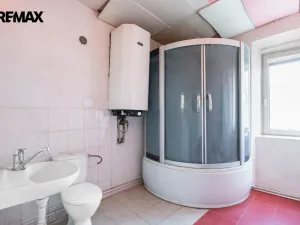 Prodej zemědělské usedlosti, Hluboké Dvory, 951 m2